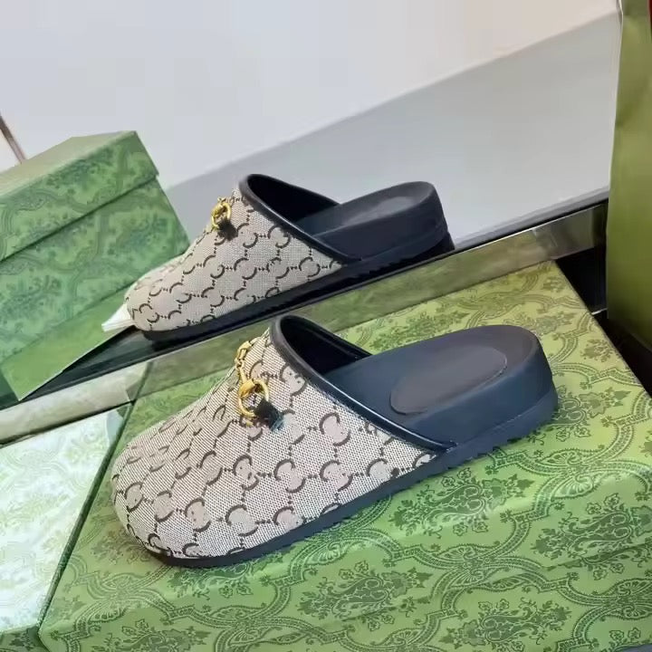 Claquettes de femme ￼