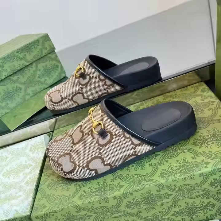 Claquettes de femme ￼